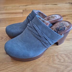 BOC BORN CONCEPT Clogs Womens Sz 8M Gray Faux Suede Block Heel Shoes Western